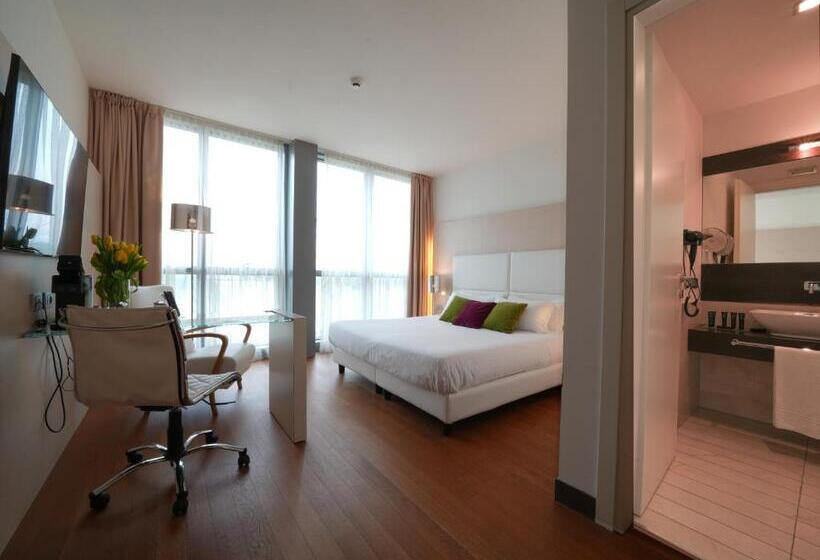 اتاق استاندارد, Pisa Tower Plaza