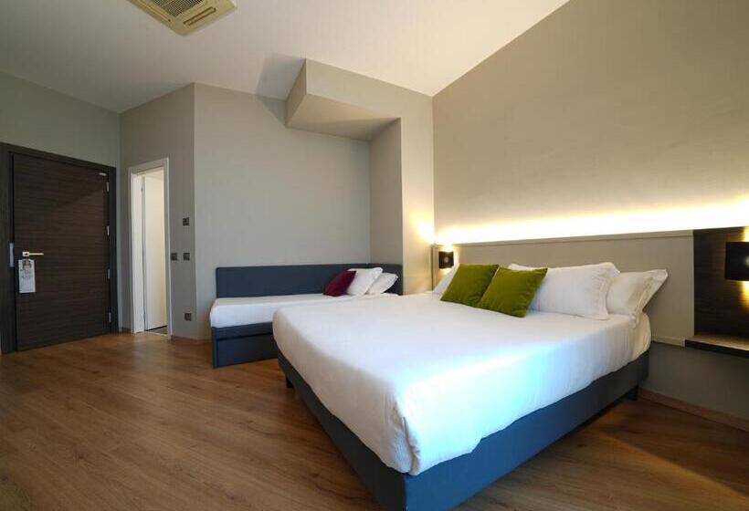 اتاق اکونومی, Pisa Tower Plaza