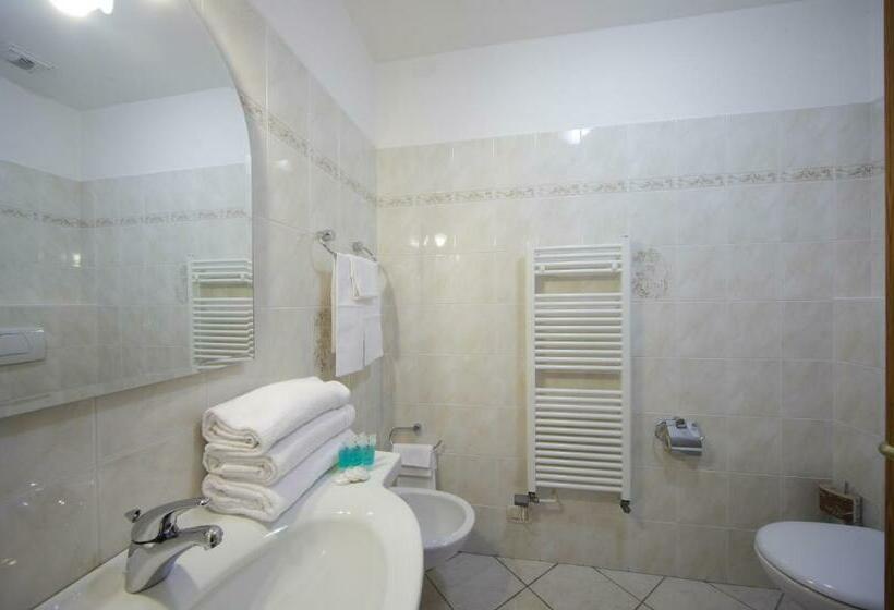 1 Bedroom Penthouse Apartment, Residence Zust