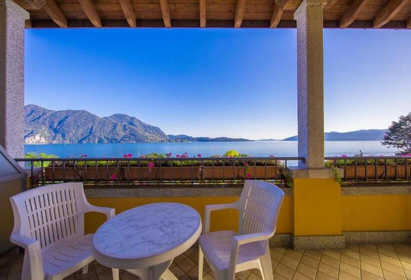 Superior room with lake view, Residence Zust