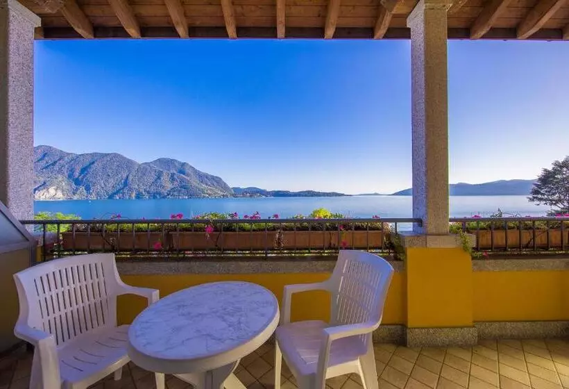 Superior room with lake view, Residence Zust
