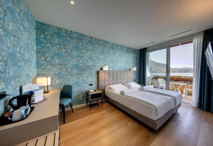 Superior room with lake view, Residence Zust