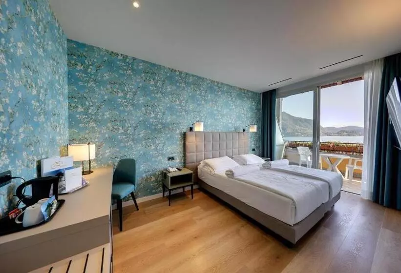 Superior room with lake view, Residence Zust