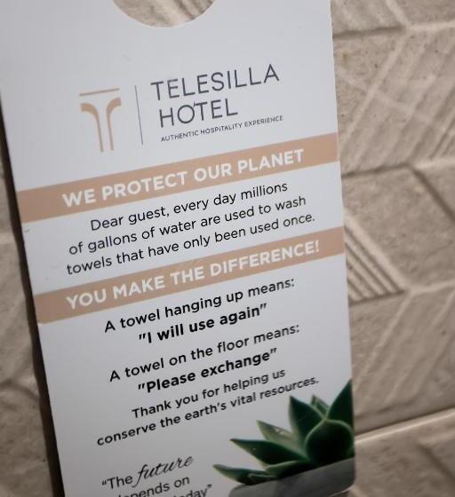 标准间, Telesilla