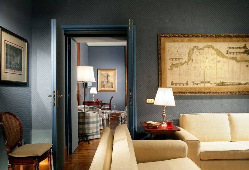 سوییت لوکس, Villa Spalletti Trivelli