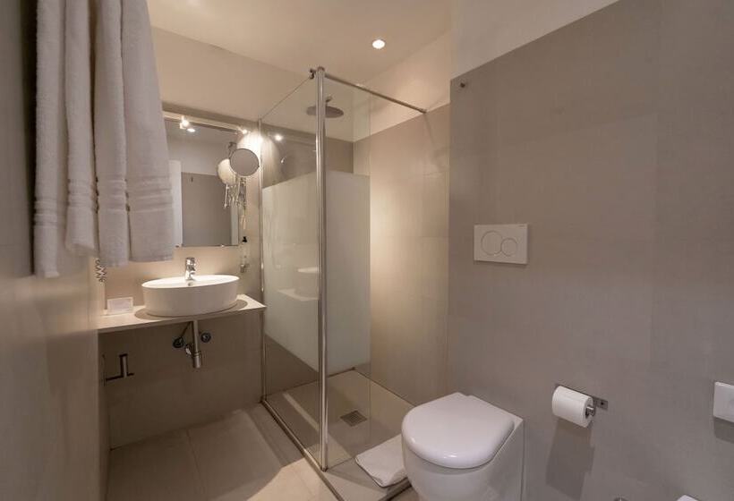 标准三人间, Kleos Hotel Milano By Kleos Group Collection