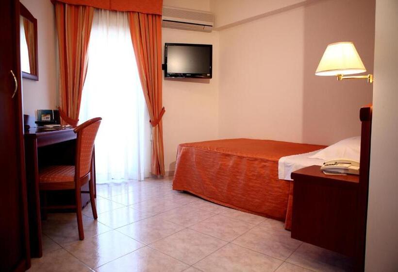 标准单人间, Za Maria