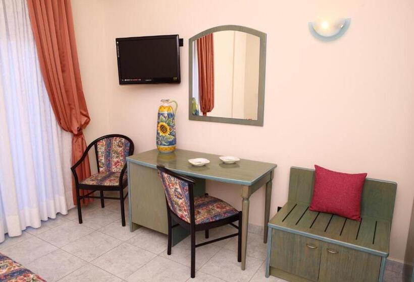 标准三人间, Za Maria