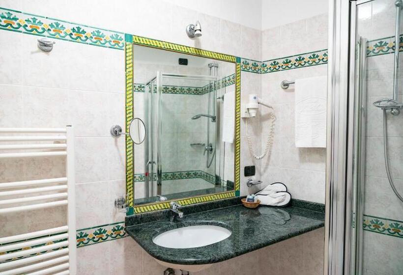 豪华海景房带阳台, Za Maria