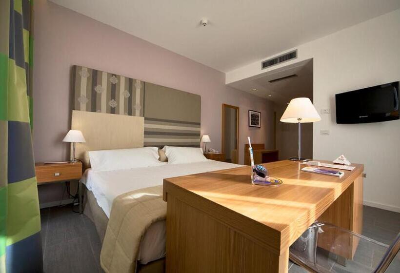 חדר קלאסי, Poggio Del Sole