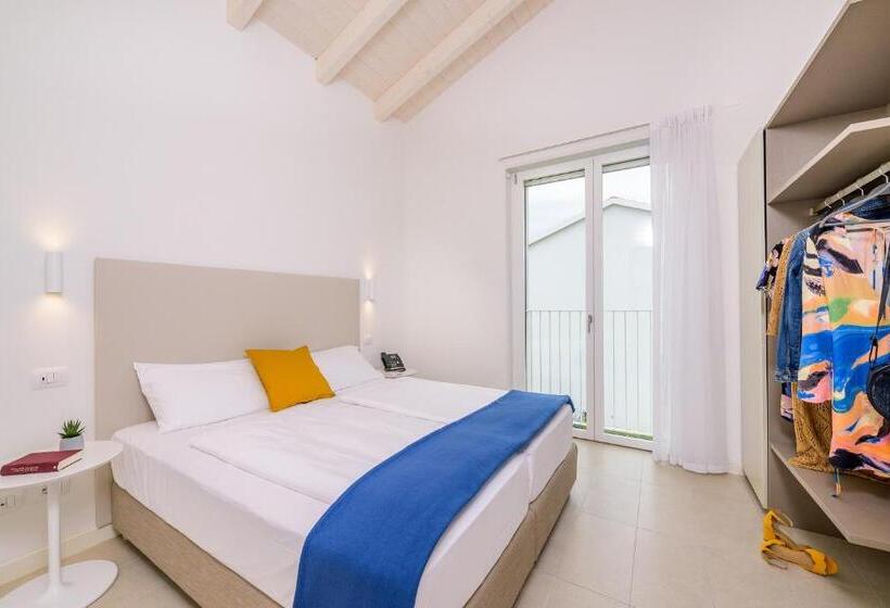 带1个卧室的带阳台的公寓, Pareus Beach Resort