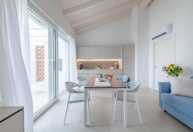 带1个卧室的带阳台的公寓, Pareus Beach Resort