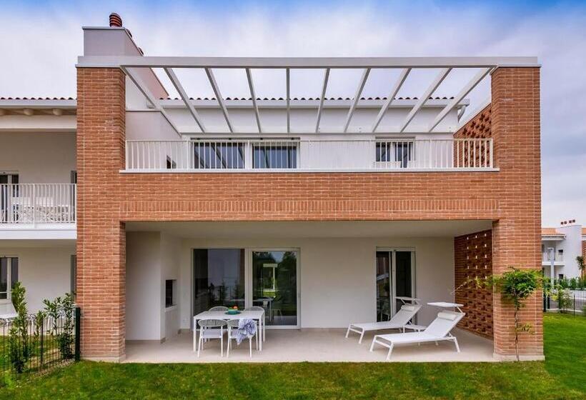 带1个卧室的带阳台的公寓, Pareus Beach Resort