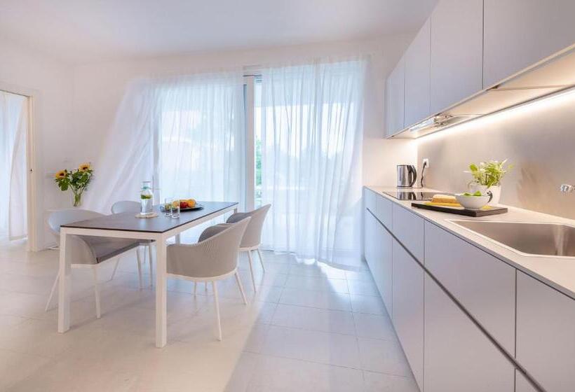 带花园景观及2个卧室的公寓, Pareus Beach Resort