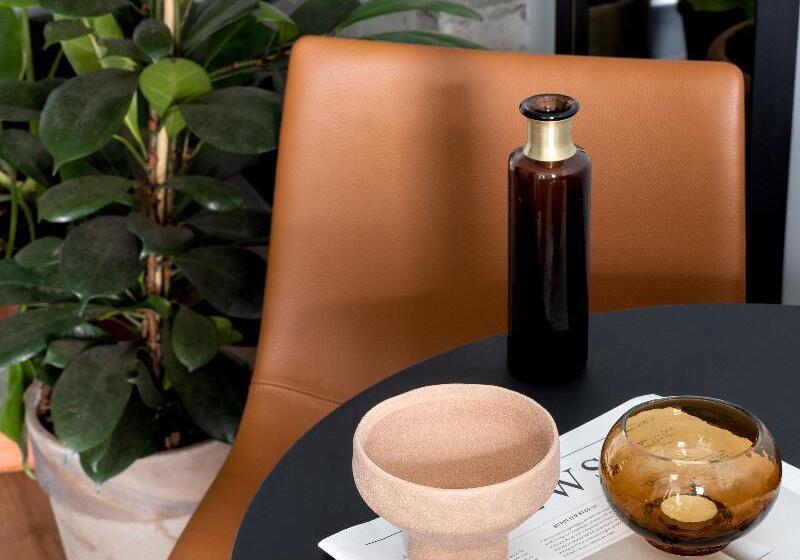 חדר סטודיו סטנדרד, Beckett Locke