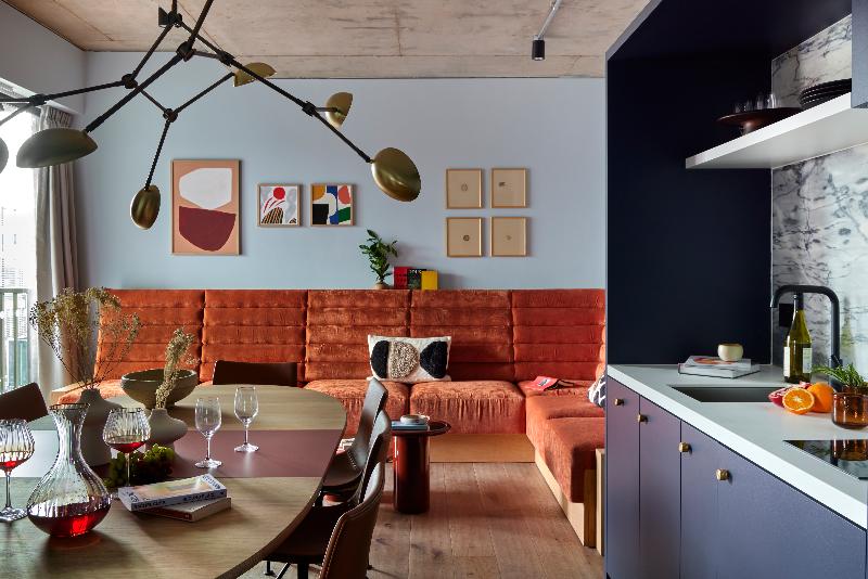 סוויטת 2 חדרי שינה, Beckett Locke