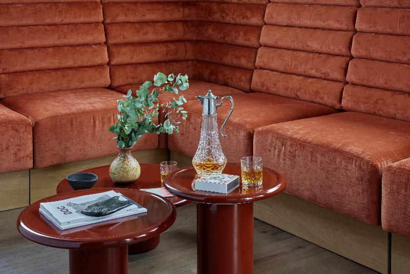 סוויטת 2 חדרי שינה, Beckett Locke