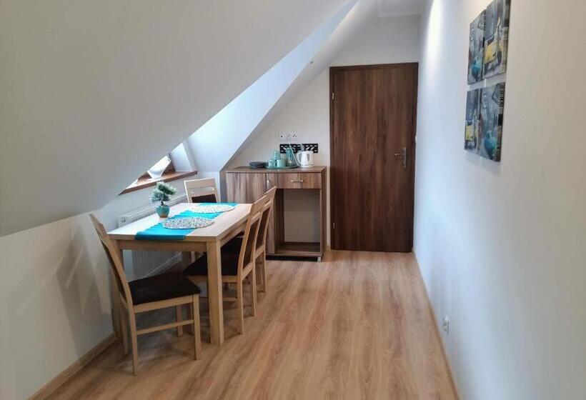 سوییت خانوادگی, Słoneczny Dworek