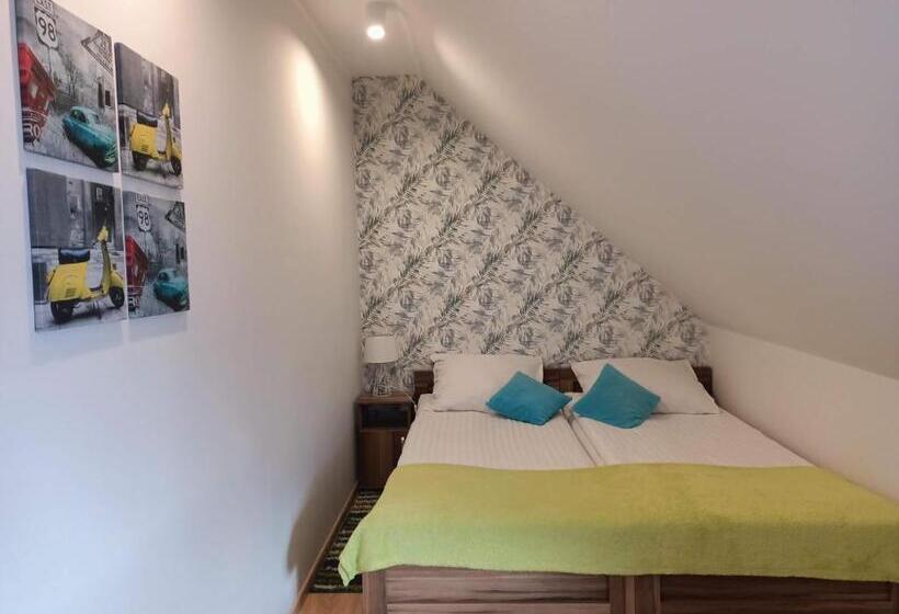 سوییت خانوادگی, Słoneczny Dworek