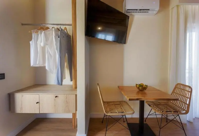 スタンダードスタジオ, Driades Luxury Apartments