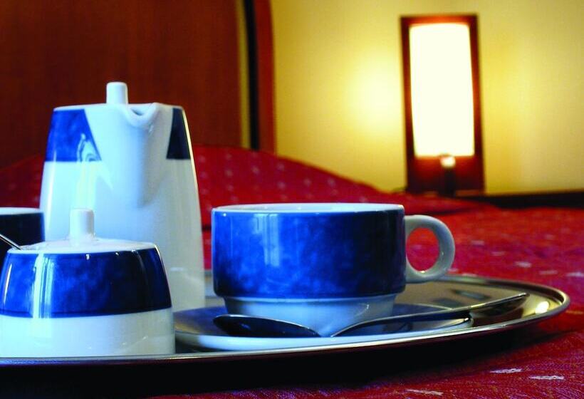 חדר סטנדרט לשלושה, Ambassador Hotel Thessaloniki