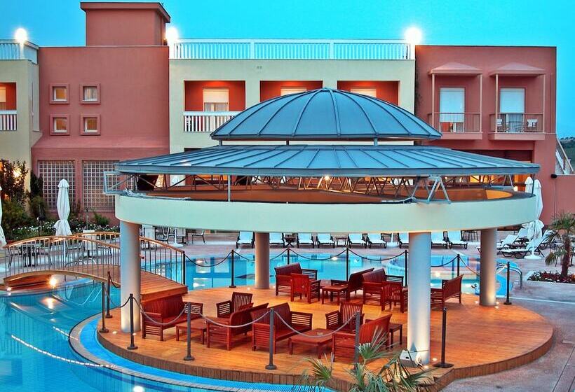 חדר משפחתי, Ambassador Hotel Thessaloniki