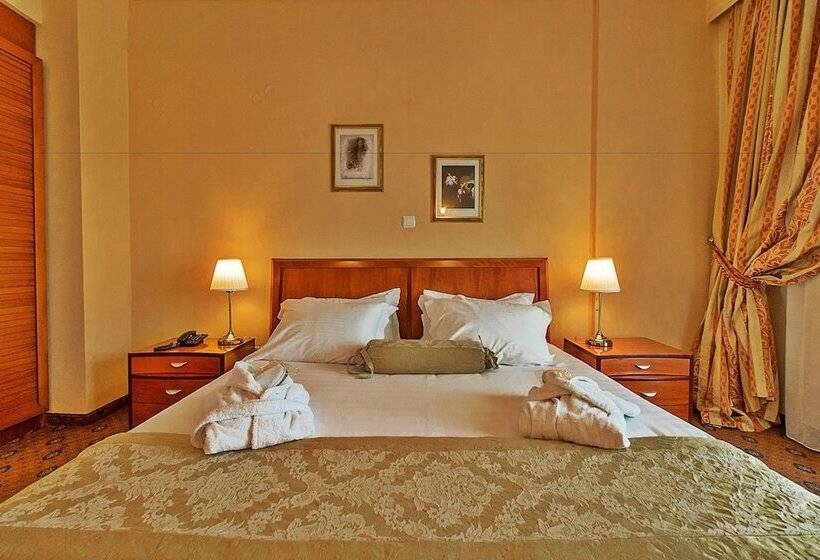 חדר משפחתי, Ambassador Hotel Thessaloniki