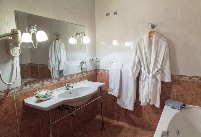 סוויטה, Ambassador Hotel Thessaloniki