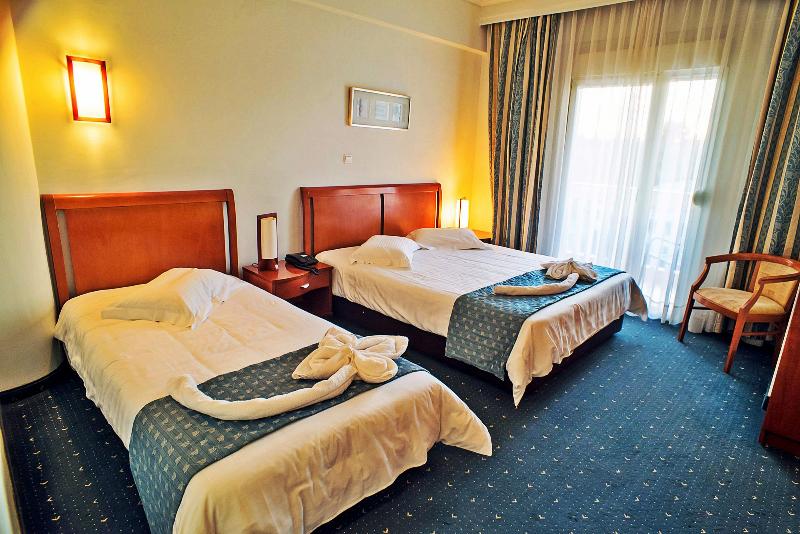 חדר סטנדרט לשלושה, Ambassador Hotel Thessaloniki