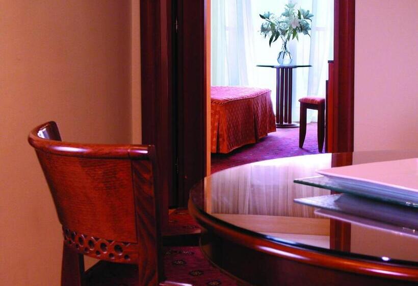 סוויטה, Ambassador Hotel Thessaloniki