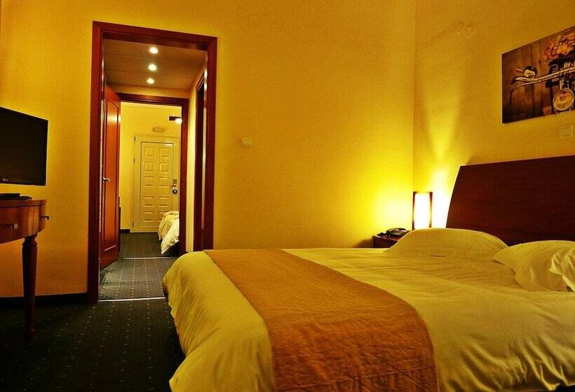家庭间, Ambassador Hotel Thessaloniki