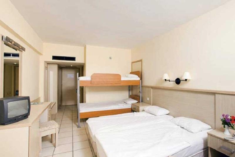 家庭间, Ambassador Hotel Thessaloniki