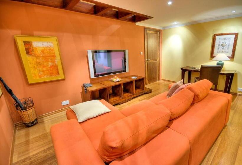 سوییت لوکس, Ax Palazzo Capua