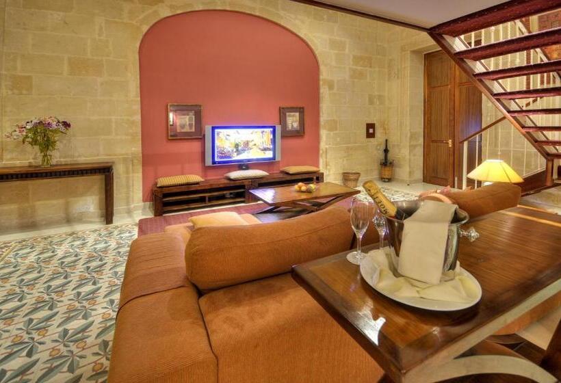 ویلای 1 خوابه, Ax Palazzo Capua