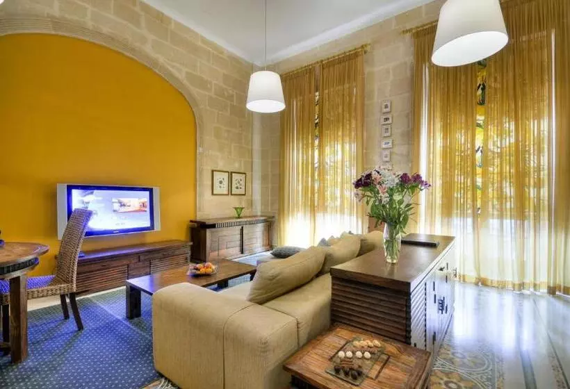 ویلای 1 خوابه, Ax Palazzo Capua