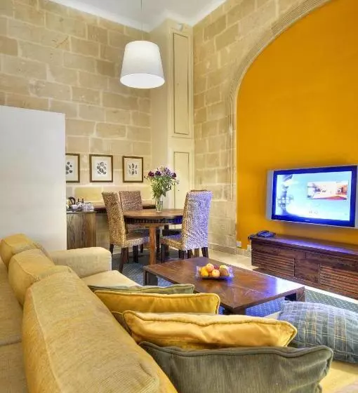 ویلای 1 خوابه, Ax Palazzo Capua