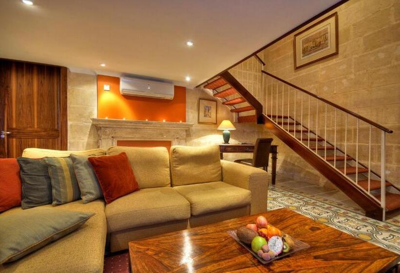 ویلای 1 خوابه, Ax Palazzo Capua