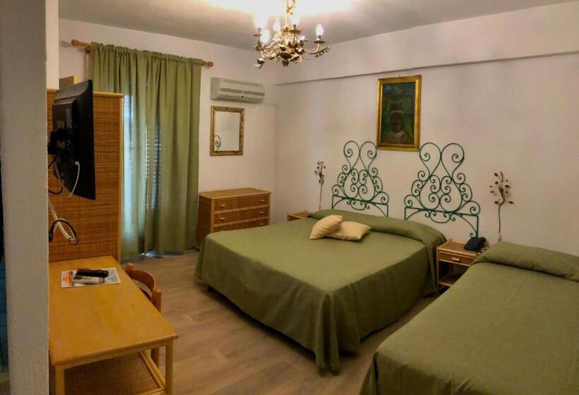 Номер Стандарт Трехместный, Da Peppe