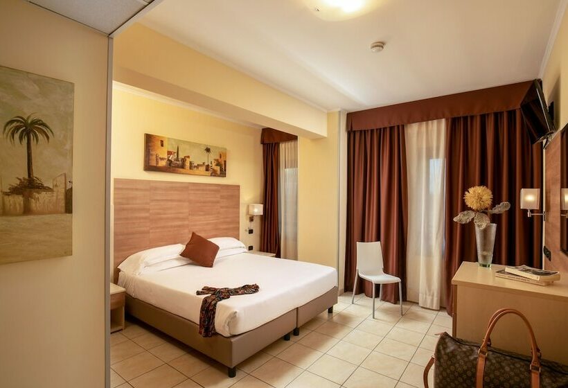 Camera Executive, Domidea