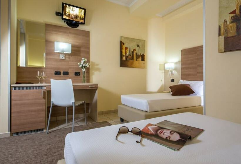 Camera Tripla Standard, Domidea