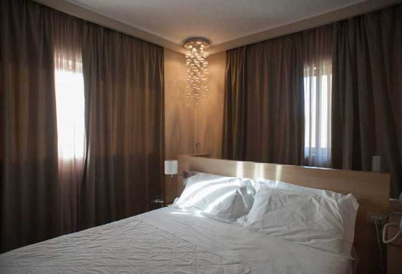 高级大房间, Ferro