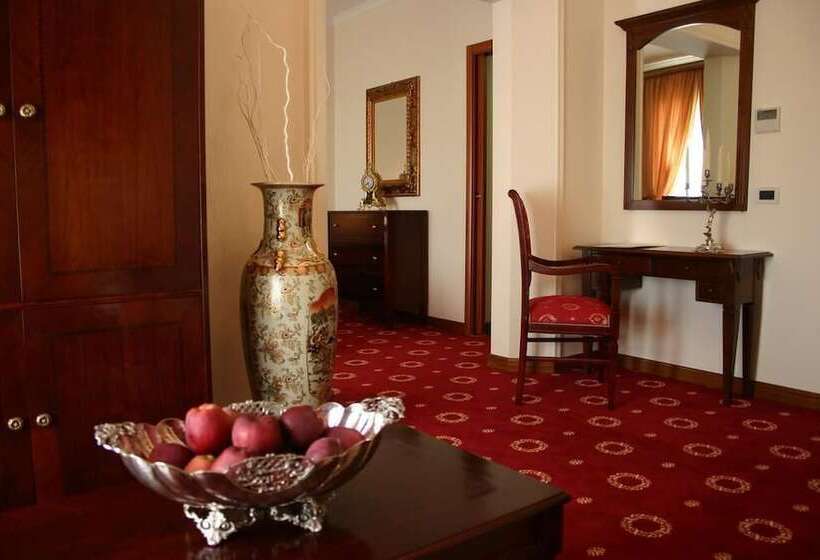 Люкс, Grand Hotel Palace