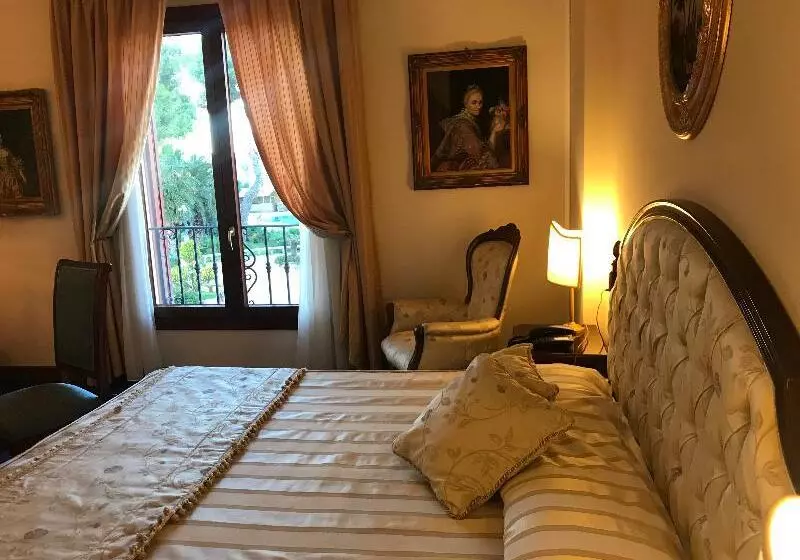 ガーデンビュースーペリアールーム, Grand Hotel Palace