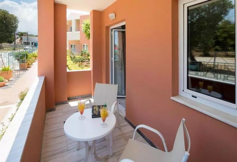 バルコニー付きジュニアスイート, Chrispy Beach Resort, Agia Marina