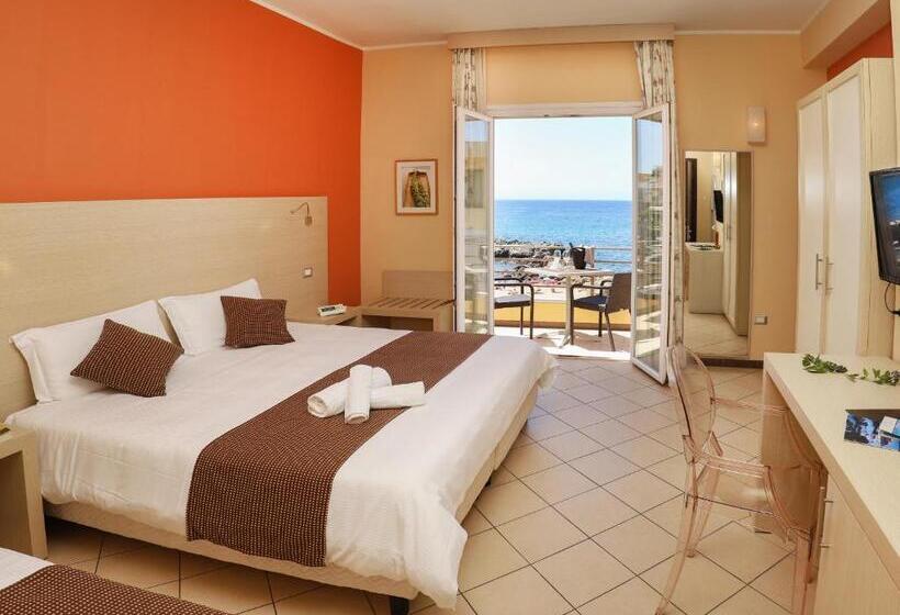 Triple Room Sea View, Janus