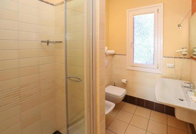 Номер Стандарт Вид на Море с Балконом, Janus