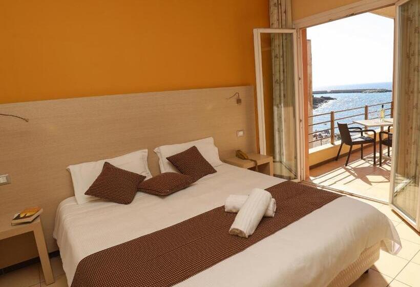 Номер Стандарт Вид на Море с Балконом, Janus