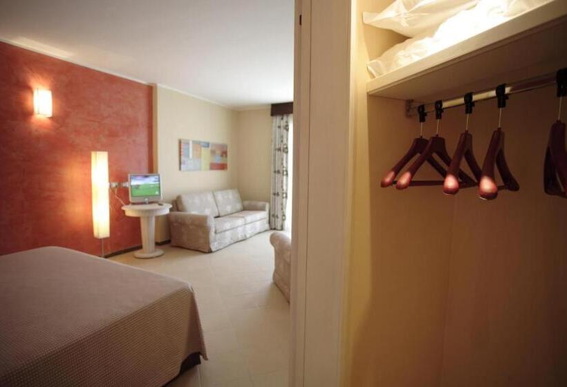 Полулюкс Вид на Море, Janus