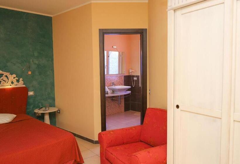 Полулюкс, Janus