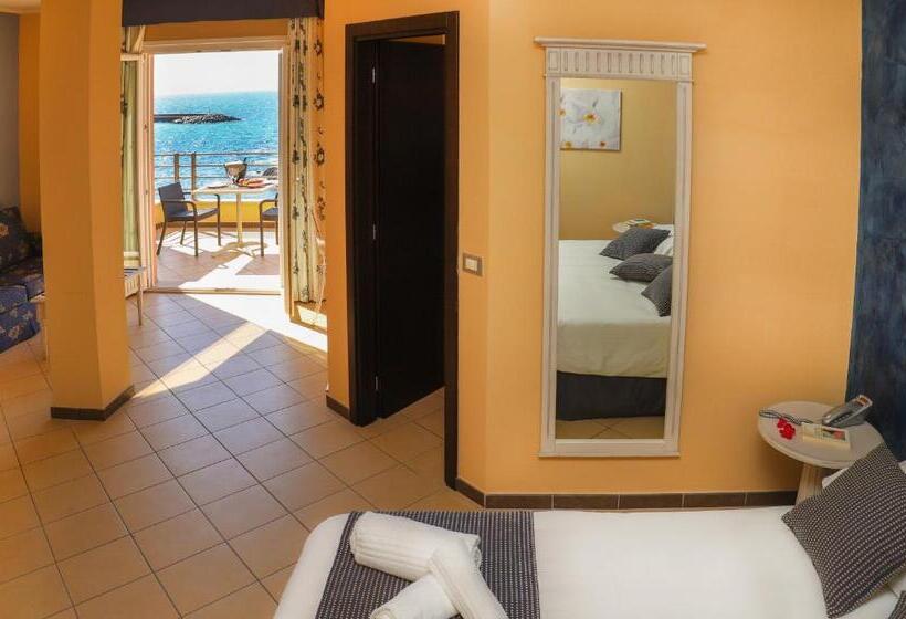 Полулюкс с Видом, Janus